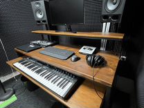 Стол для студии звукозаписи