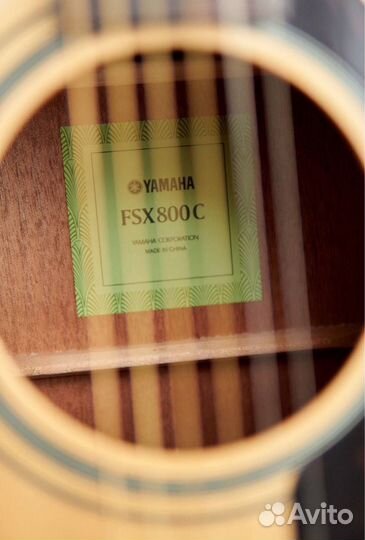 Гитара yamaha FSX800C со стойкой, чехлом
