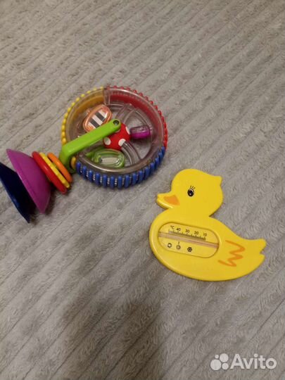 Развивающие игрушки для малышей пакетом