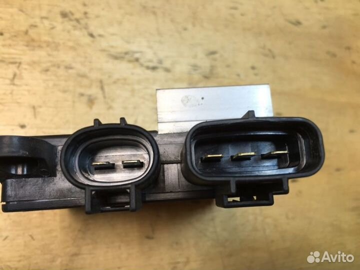 Блок управления вентилятором Mazda Premacy crew