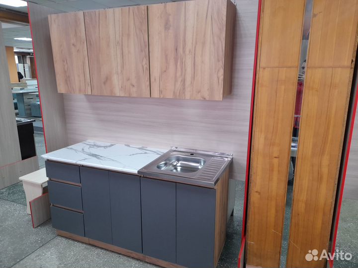 Кухонный гарнитур. Новый