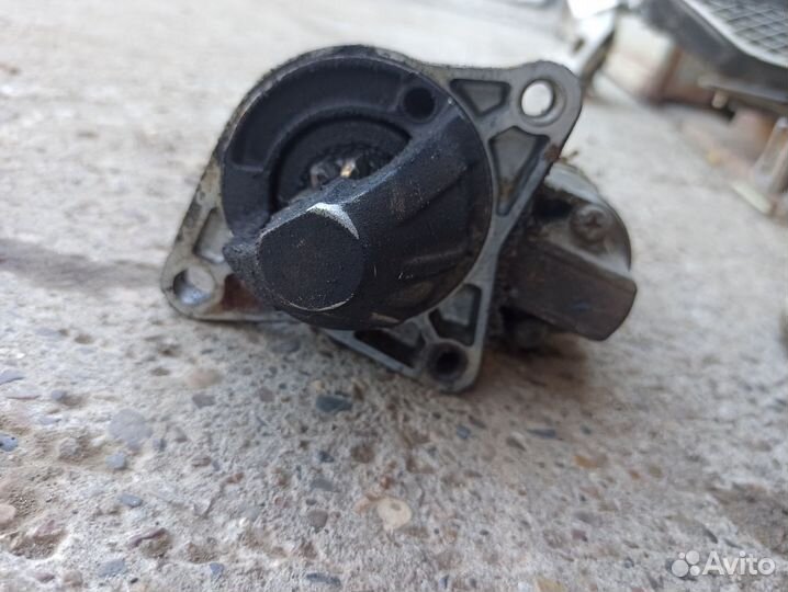 Стартер Mazda Familia