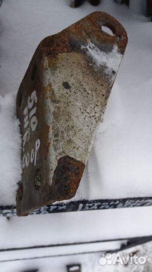 Верхний кронштейн заднего амортизатора Volvo FH12