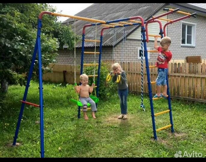 Уличный спортивный комплекс с Качелей