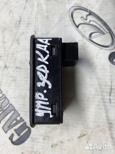 Переключатель регулировки зеркала chevrolet niva