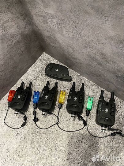 Набор сигнализаторы поклевки 4+1 и свингеры