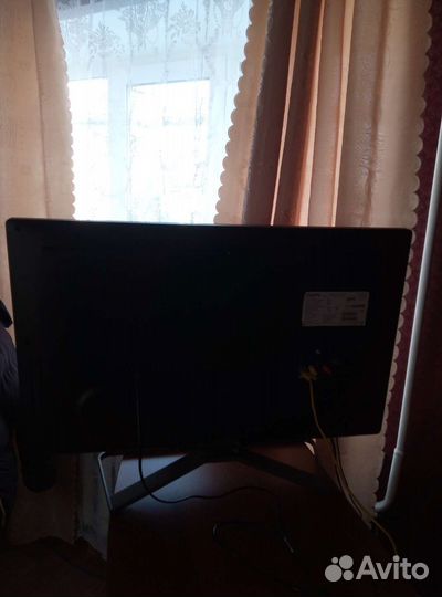 Телевизор smart tv 81см. Филипс на запчасти