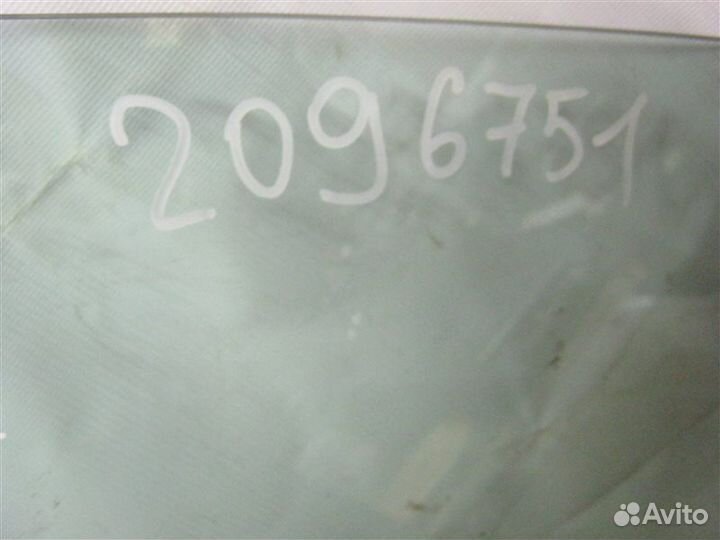 Стекло двери передней правой Volkswagen Golf