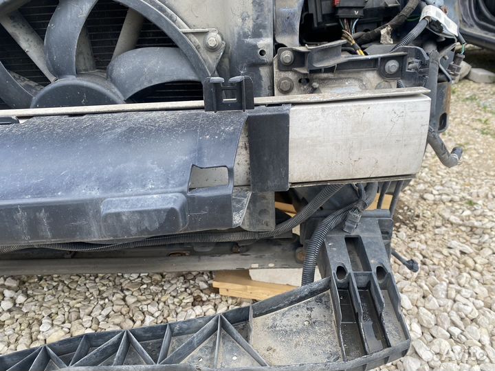 Передний усилитель бампера citroen c4 2008