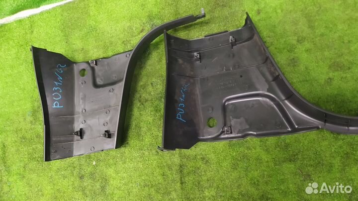 Обшивка стойки кузова пара Nissan Presage Rider