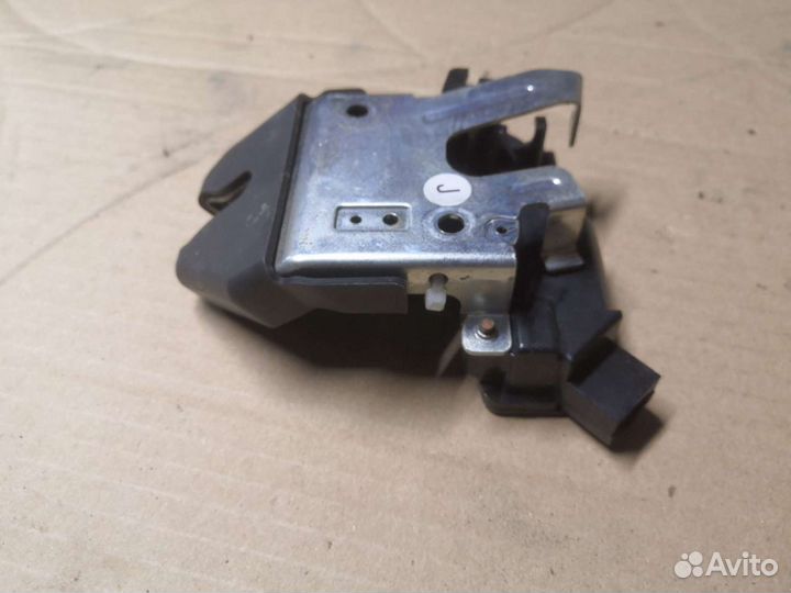 Замок багажника Honda Civic 4d 2006-2014