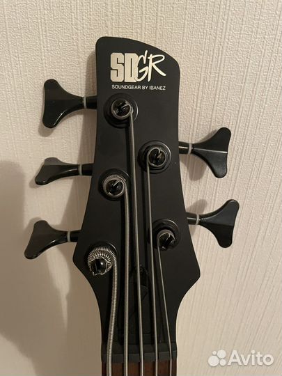 Бас гитара 5 струн обмен на 4 Ibanez Sr 305