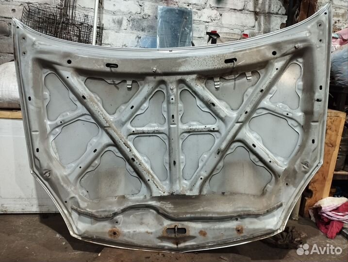 Капот на mitsubishi lancer 9