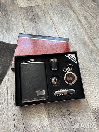 Подарочный набор с флягой новый