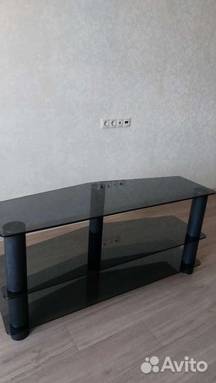 Стеклянная тумба под тв