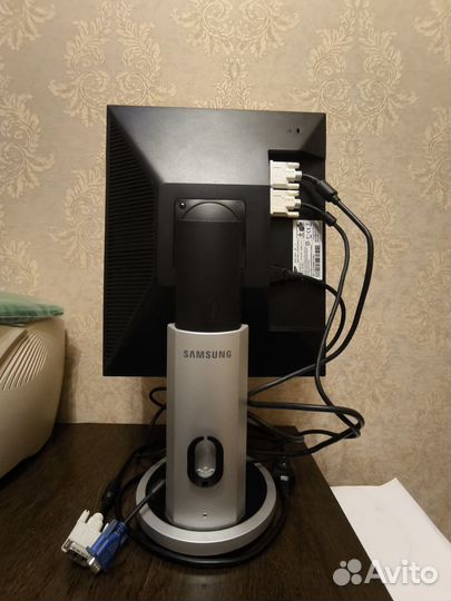 Монитор Samsung 940FN