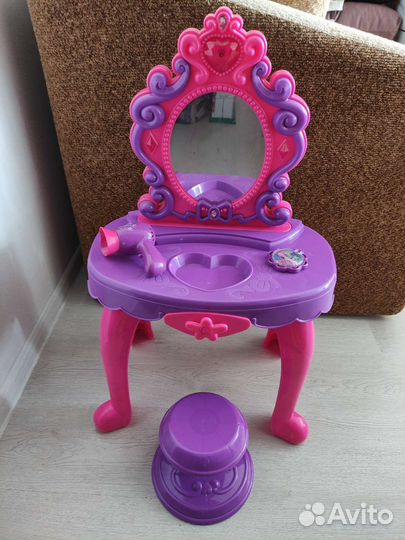 Детский столик для красоты