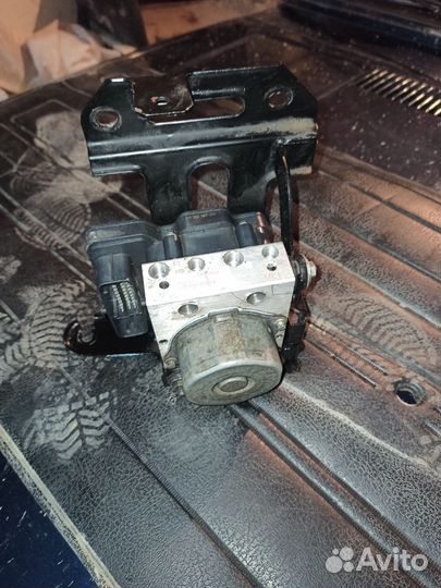 Блок абс vesta