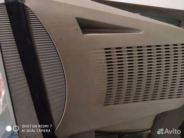 Телевизор sony с кронштейном