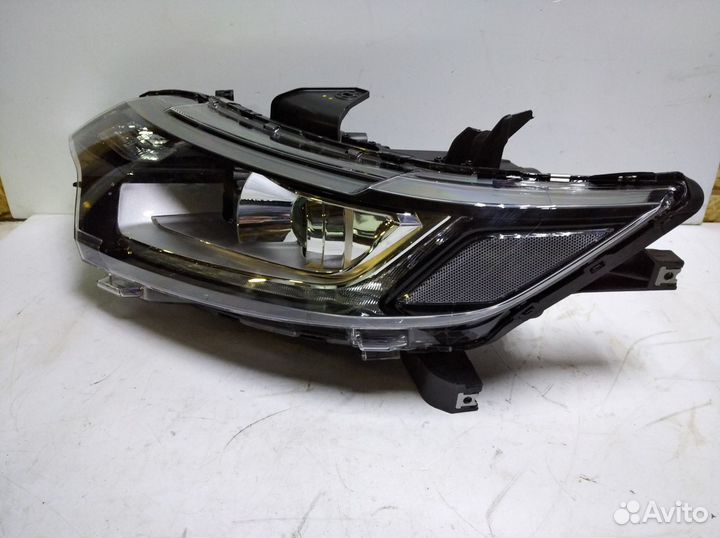 Фара Mitsubishi Outlander 2015-2022