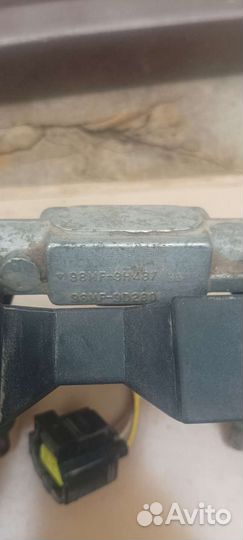 Топливная рампа с форсунками на форд фокус 1 1.6