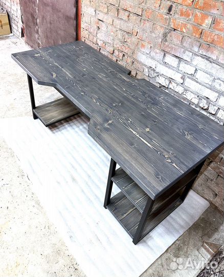 Компьютерный стол из массива сосны