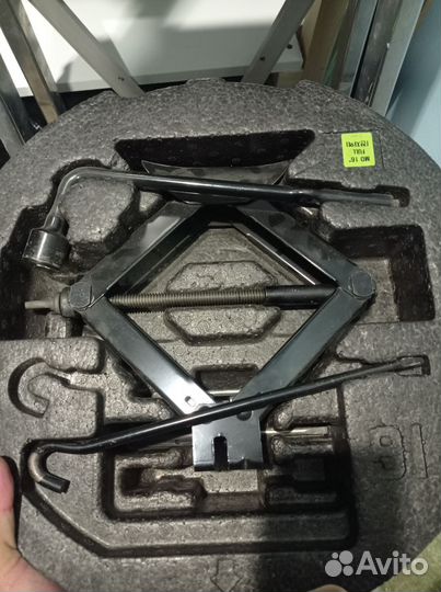 Комплек с домкратом