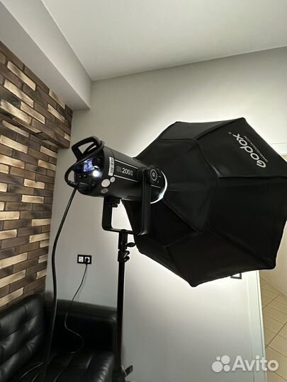 Осветитель Godox SL200II