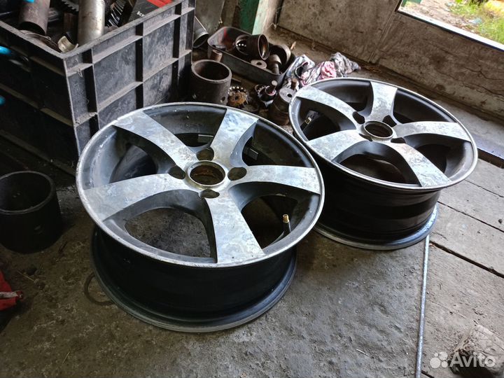 Два диска на прицеп Ваз R14 4/98