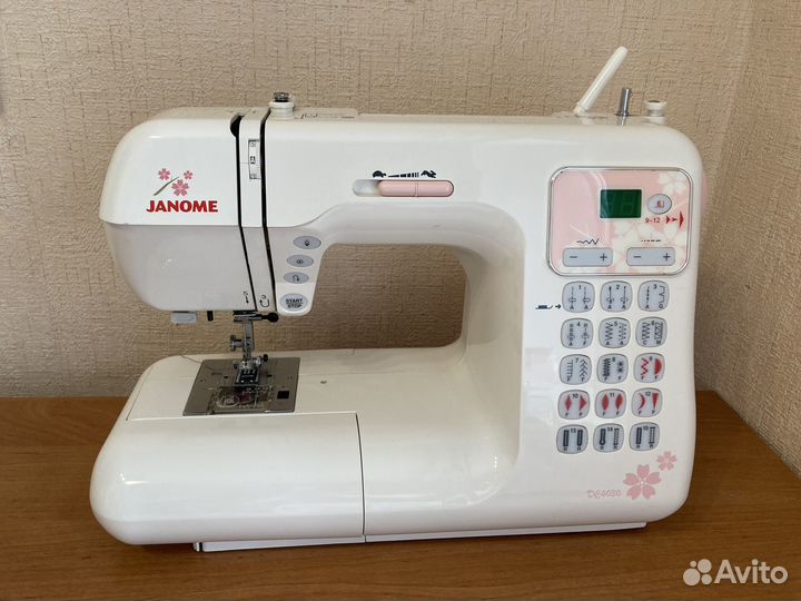 Швейная машина Janome DC 4030
