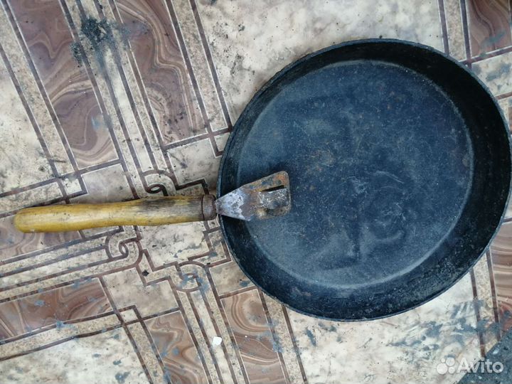 Сковорода чугунная, большая
