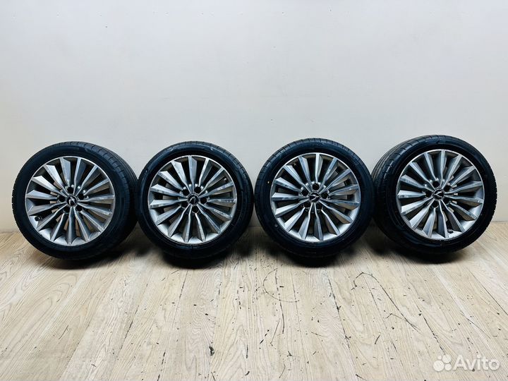 R18 Windforce Catchfors UHP 245/45, PCD 5x114.3 DIA 67.1