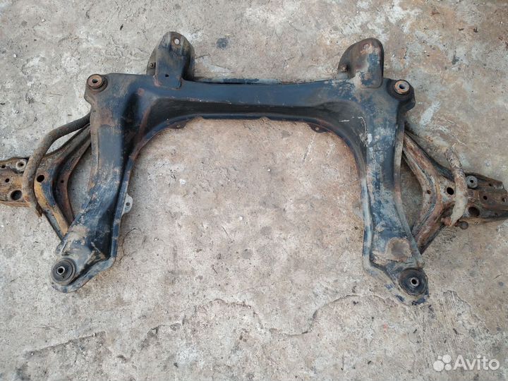 Подрамник на audi 80 b3