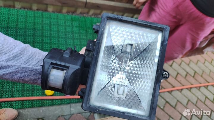 Уличные светильники с датчиком