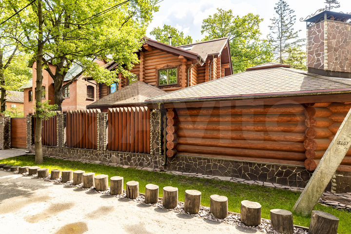 Дом 285 м² на участке 5 сот.