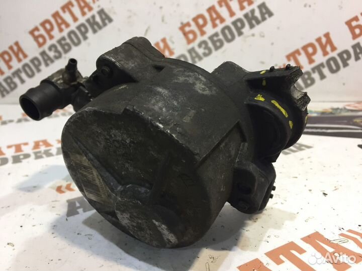 Рено Трафик Насос вакуумный
