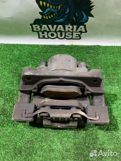 Суппорт передний левый Bmw 5 F10 N52B25AF 2011