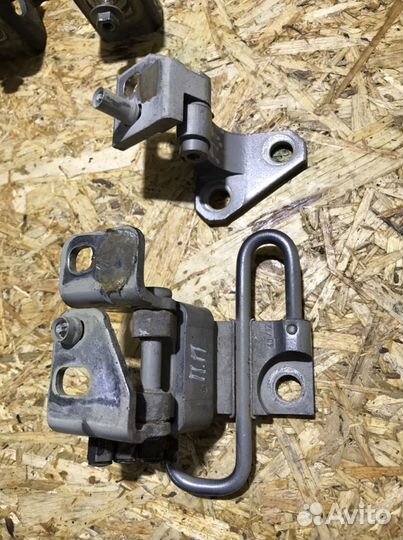 Петля двери, крышки багажника Golf 6