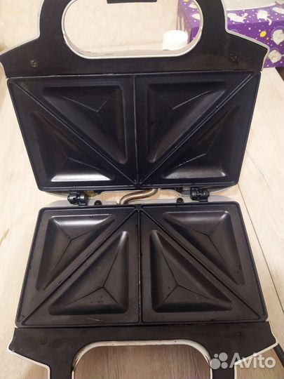 Бутербродница сендвичница