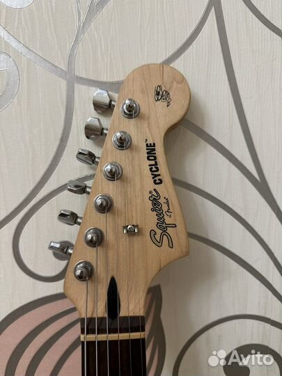 Электрогитара Squier Cyclone 2011