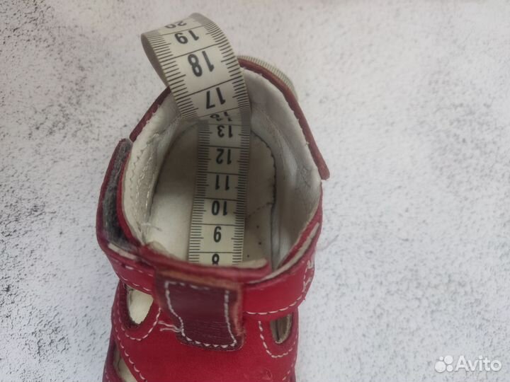 Сандали красные для девочки 20