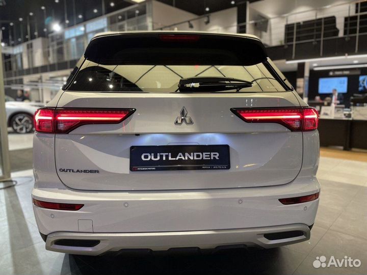 Mitsubishi Outlander 2.5 CVT, 2022