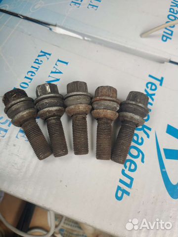 Болт крепления колеса Фольцваген Т5