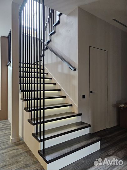 Отделка лестниц деревом