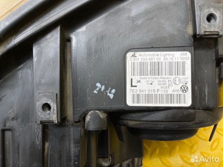 Фара левая Volkswagen Multivan 2011