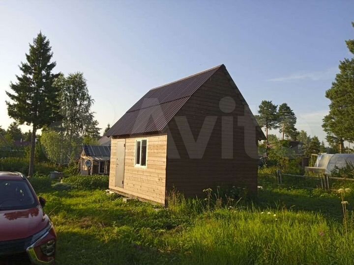 Дом 22 м² на участке 6 сот.