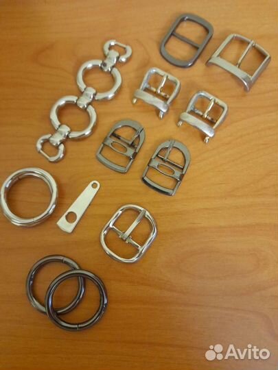 Пряжка для ремня. Пластмассовые и металлические