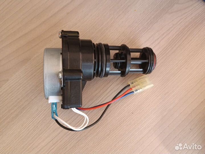 Клапан трехходовой Navien 30013136A