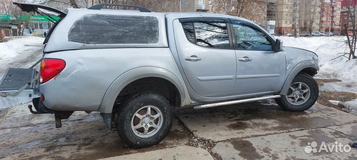 Mitsubishi L200 2.5 МТ, 2011, битый, 280 000 км