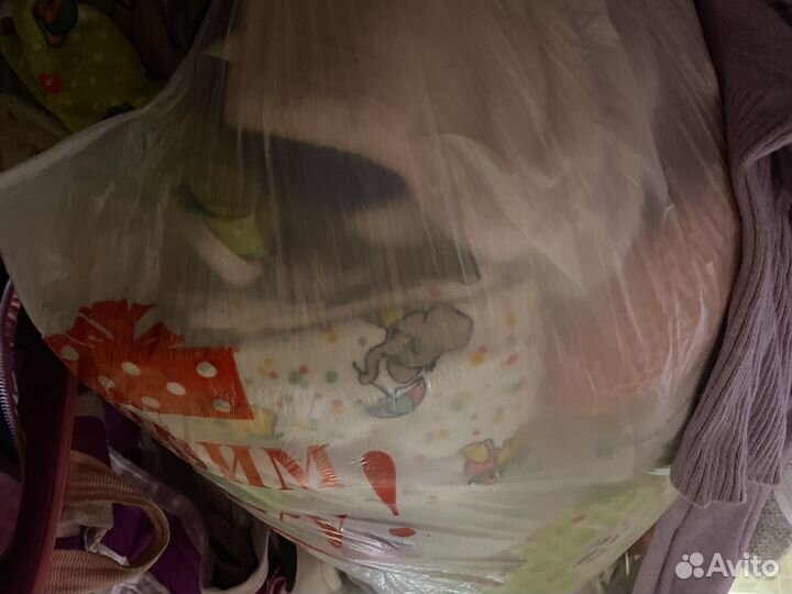 Отдам 3 больших пакета детских вещей